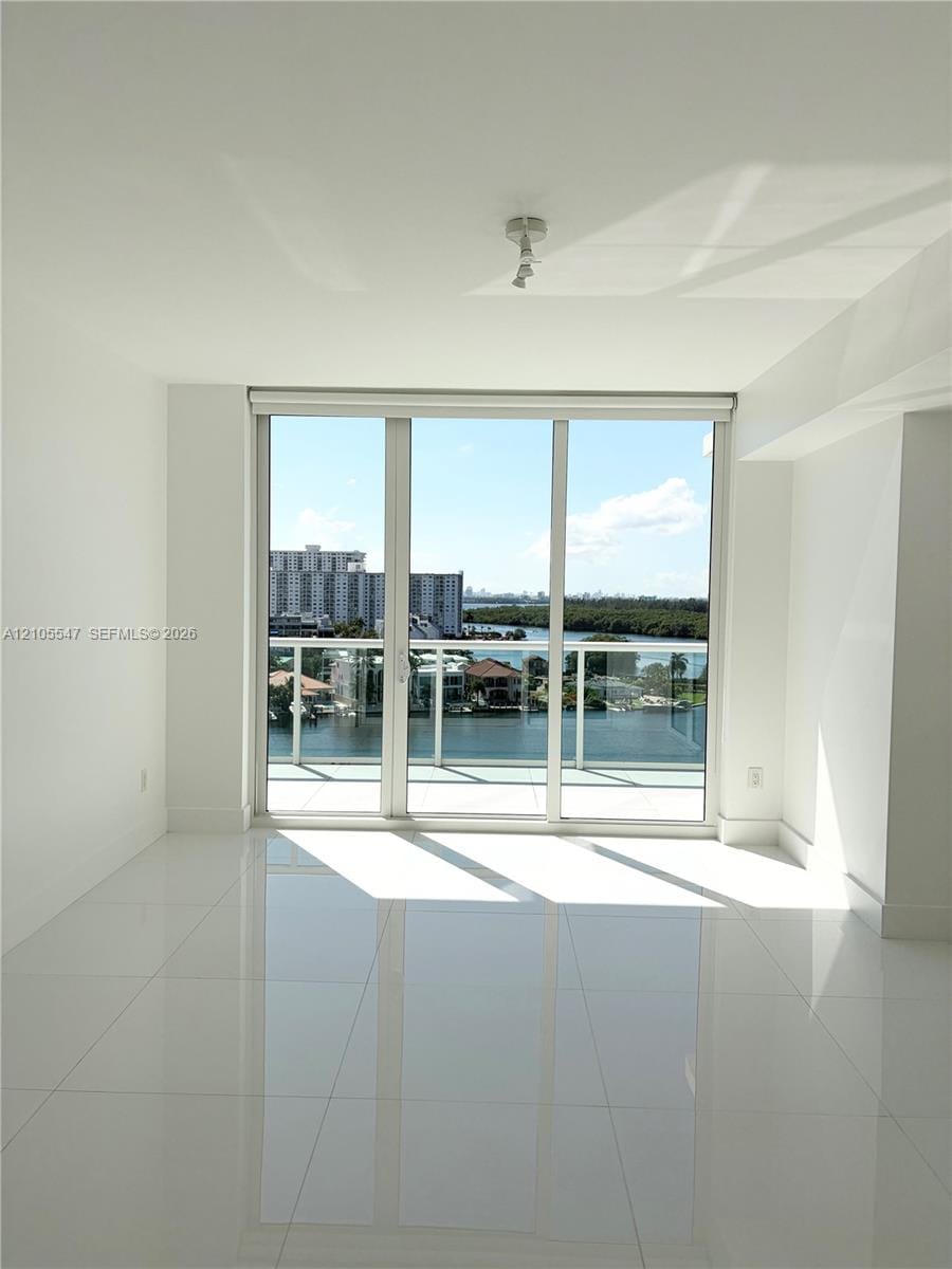 400 Sunny Isles Boulevard 1002 — photo 7