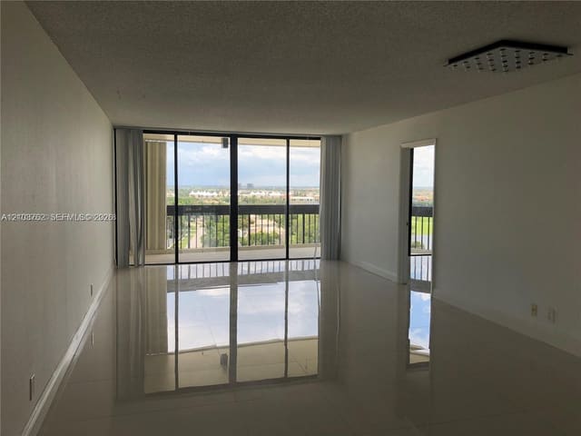 2000 Presidential Way 1106, West Palm Beach, FL 33401