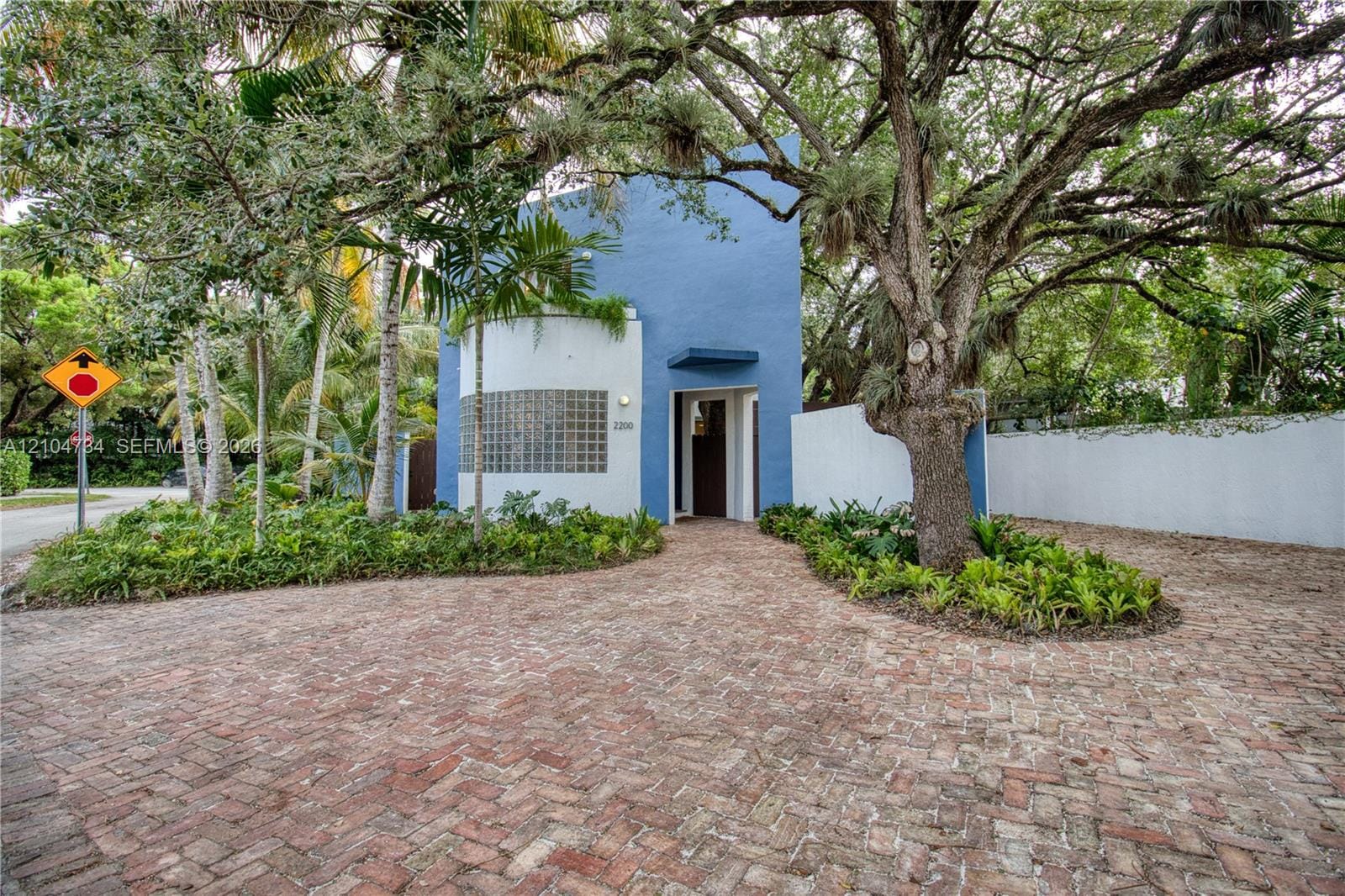 2200 Lincoln Avenue, Miami, FL 33133