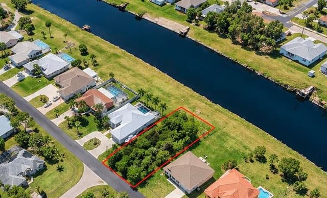 1636 SW LEXINGTON Drive, Port St. Lucie, FL 34953