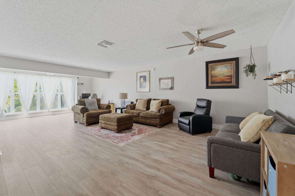 1841 NW 18th Avenue 201 — photo 11