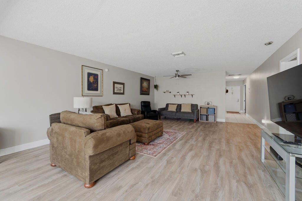 1841 NW 18th Avenue 201 — photo 12