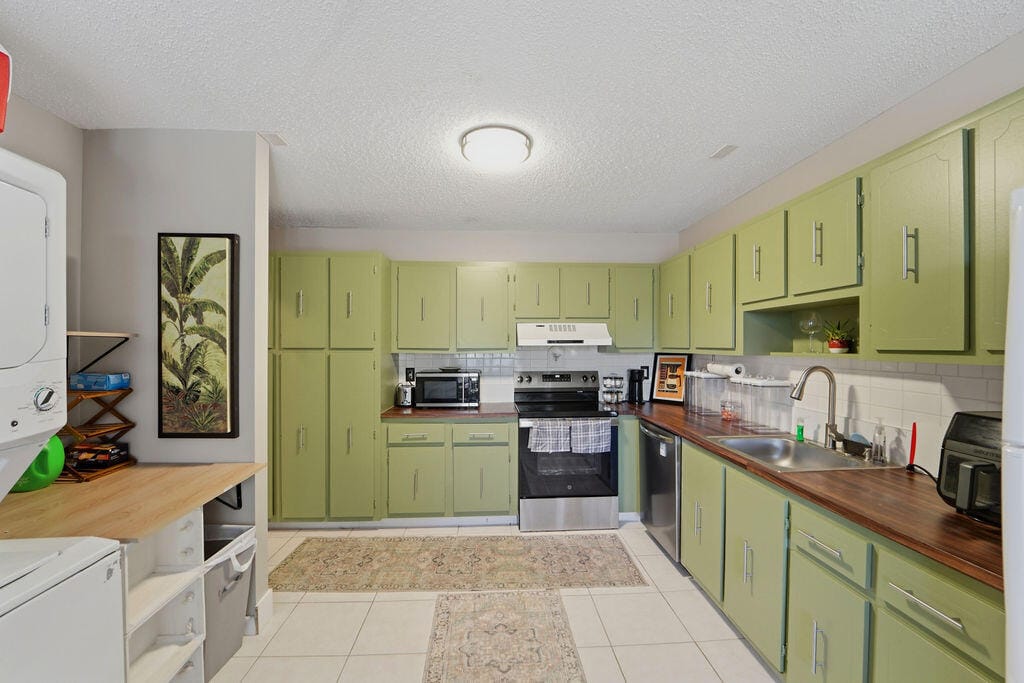 1841 NW 18th Avenue 201 — photo 4