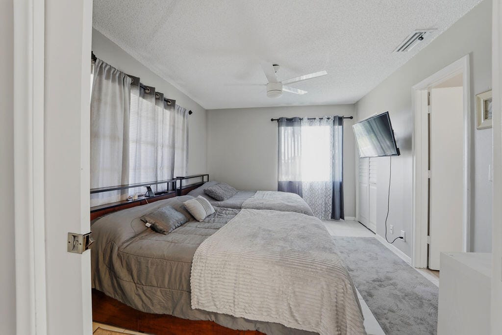 1841 NW 18th Avenue 201 — photo 7