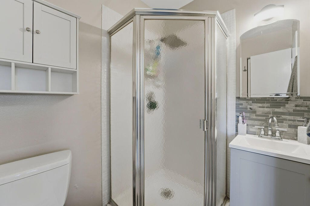 1841 NW 18th Avenue 201 — photo 9
