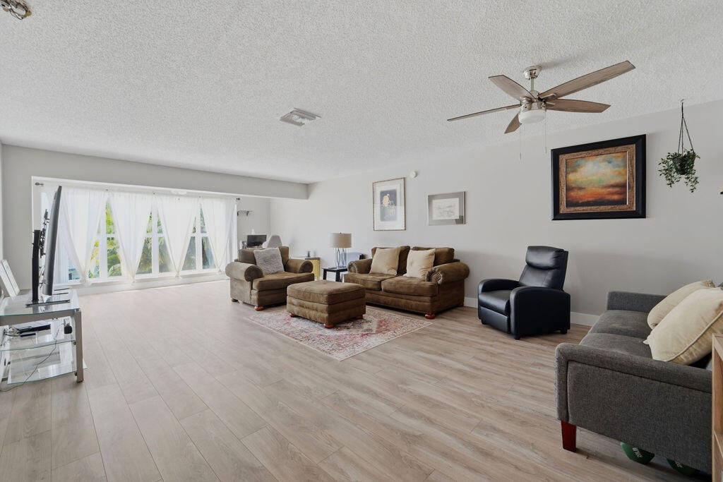 1841 NW 18th Avenue 201 — photo 10