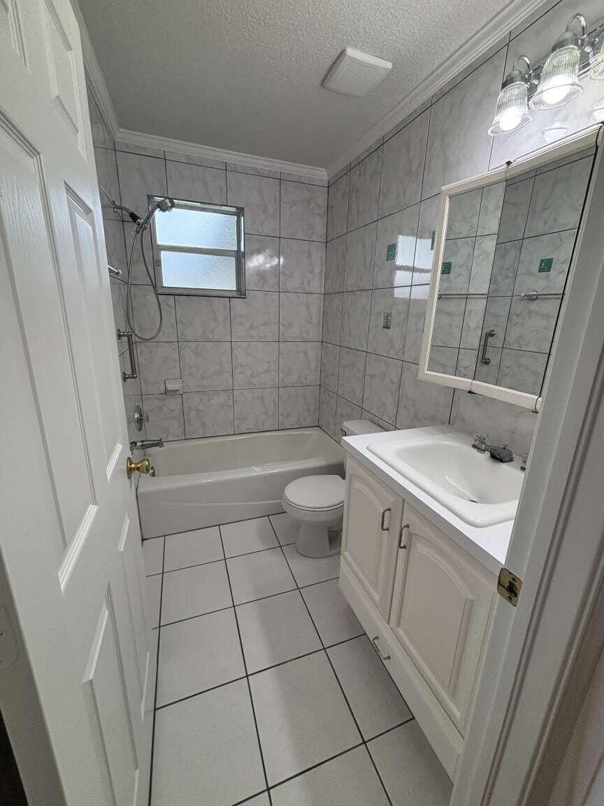 6860 Venetian Drive — photo 9
