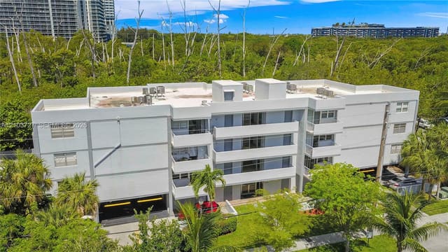 16518 NE 26th Avenue 405, North Miami Beach, FL 33160