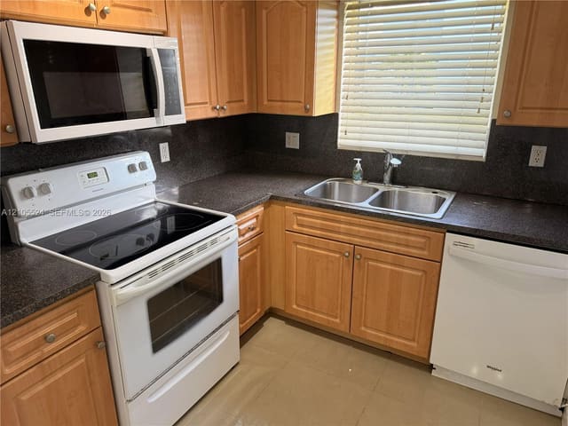 7570 SW 82nd Street F112, Miami, FL 33143