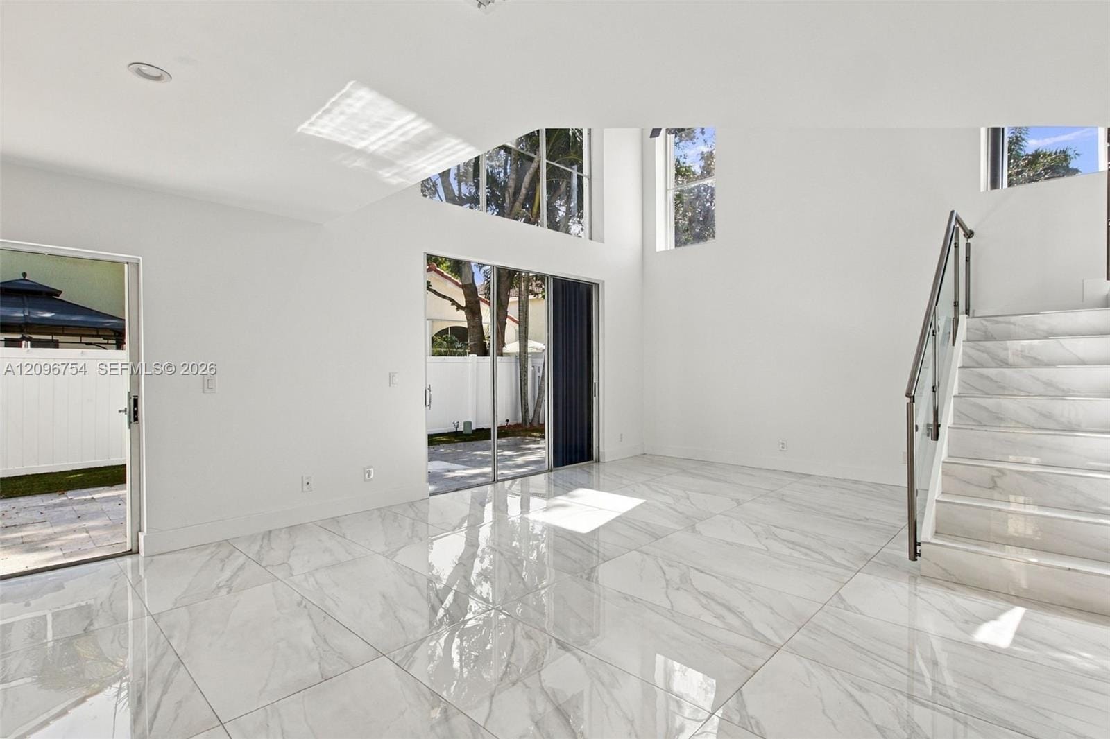 967 Azure Lane — photo 4