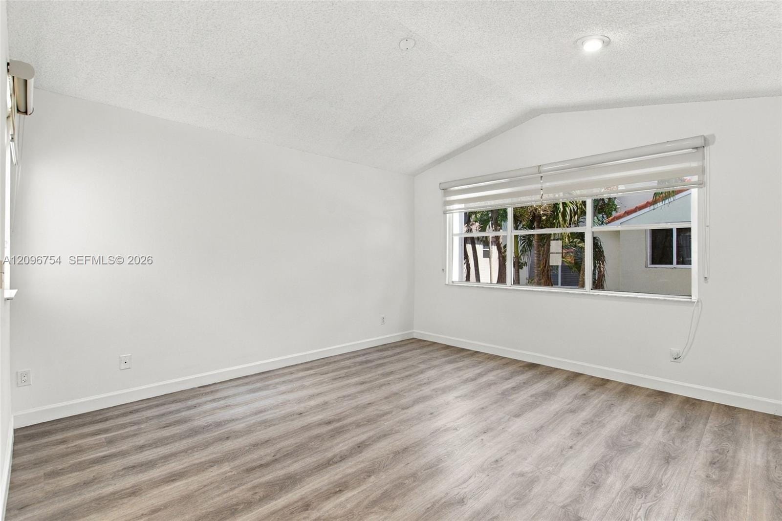 967 Azure Lane — photo 10