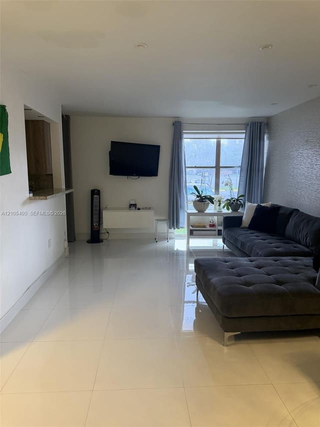 17570 Atlantic Boulevard 119, Sunny Isles Beach, FL 33160