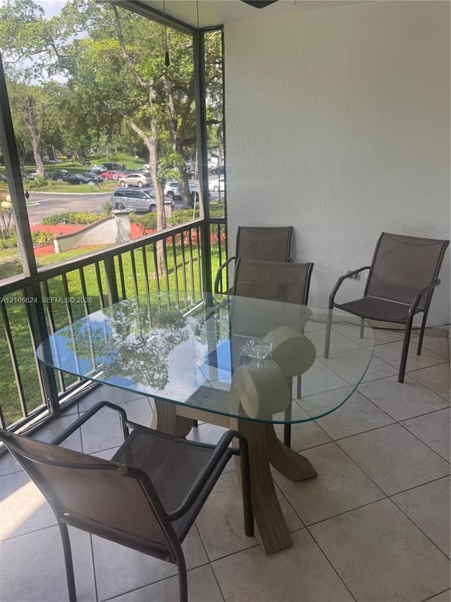 3740 Inverrary Drive 2Q, Lauderhill, FL 33319
