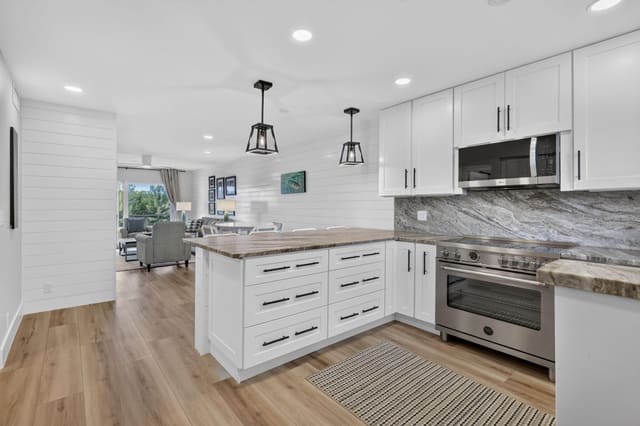 200 N El Mar Drive B202, Jensen Beach, FL 34957