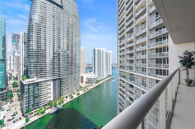 475 Brickell Avenue 2414, Miami, FL 33131