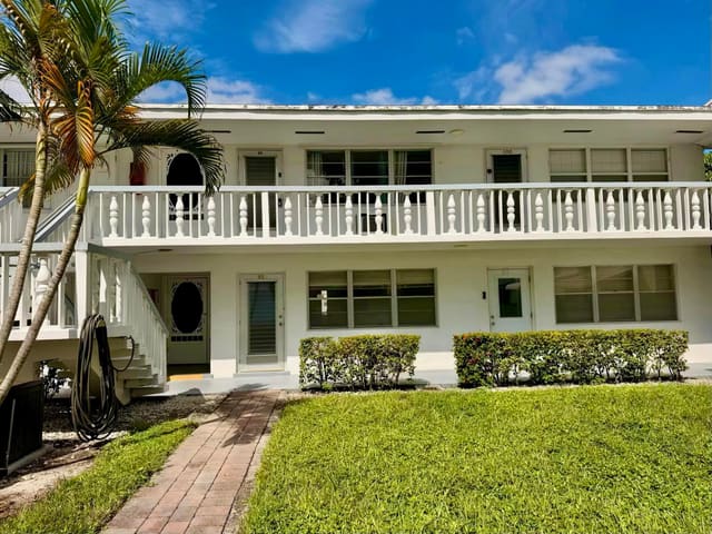 99 Andover D, West Palm Beach, FL 33417