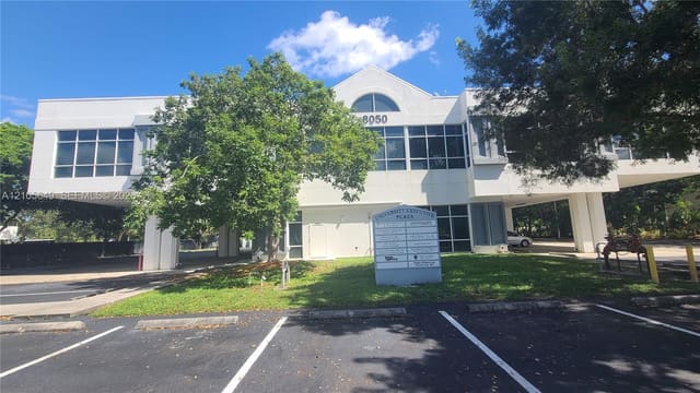8050 N University Drive 101, Tamarac, FL 33321