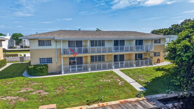 405 SOUTHWIND Drive 3, North Palm Beach, FL 33408