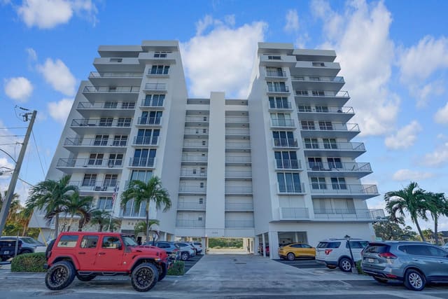 1609 N Riverside Drive Unit 304, Pompano Beach, FL 33062