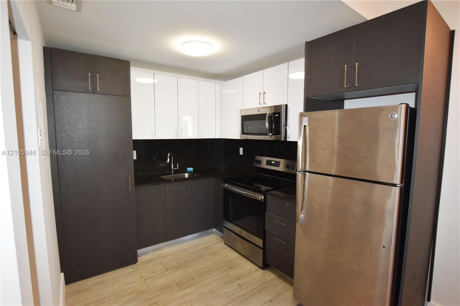 833 SW 8th Avenue A — photo 5