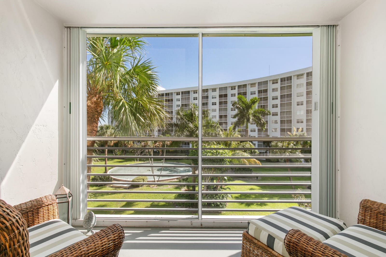 2731 NE 14th Street Causeway 407 — photo 9