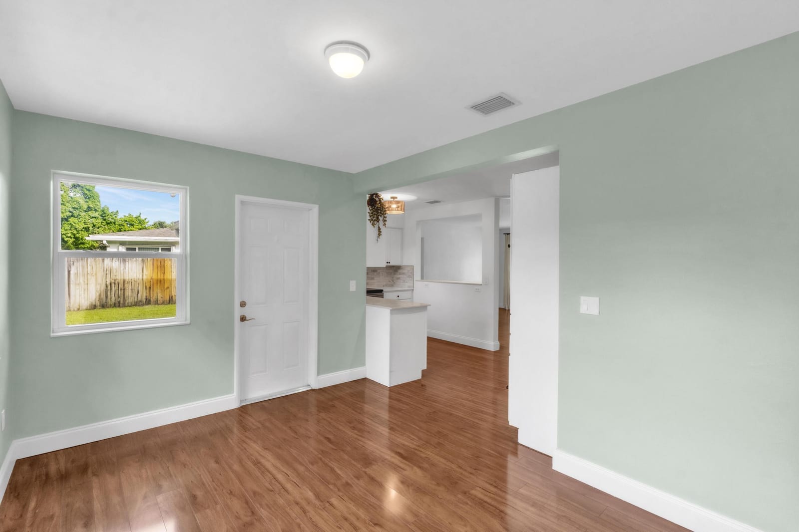 731 NE 49TH Street — photo 9