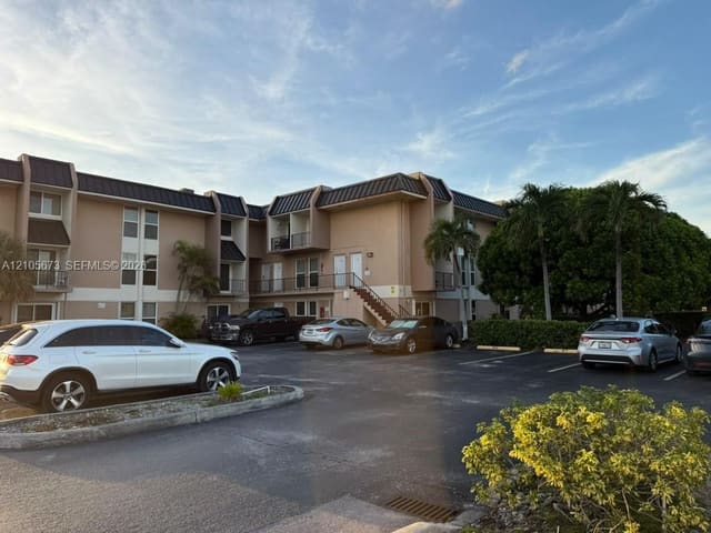 3901 SW 109th Avenue SW 7C, Miami, FL 33165