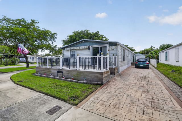 3000 SW 51st Street, Ravenswood North, Fort Lauderdale, FL