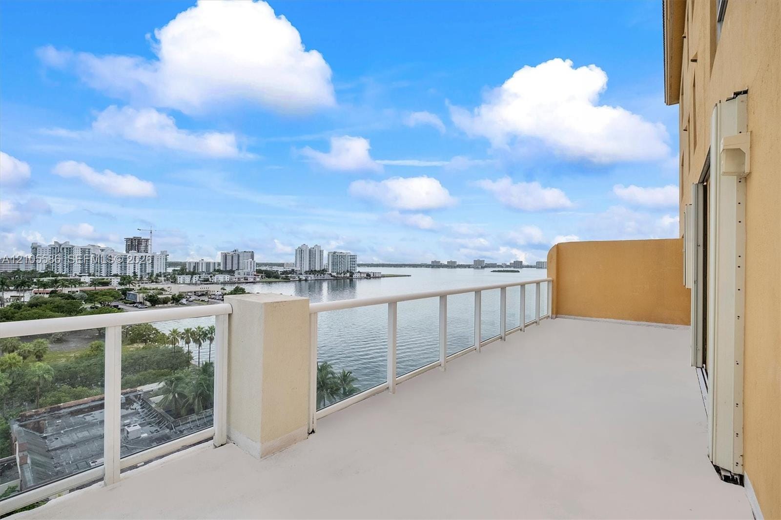 1625 Kennedy Causeway 1106G — photo 3
