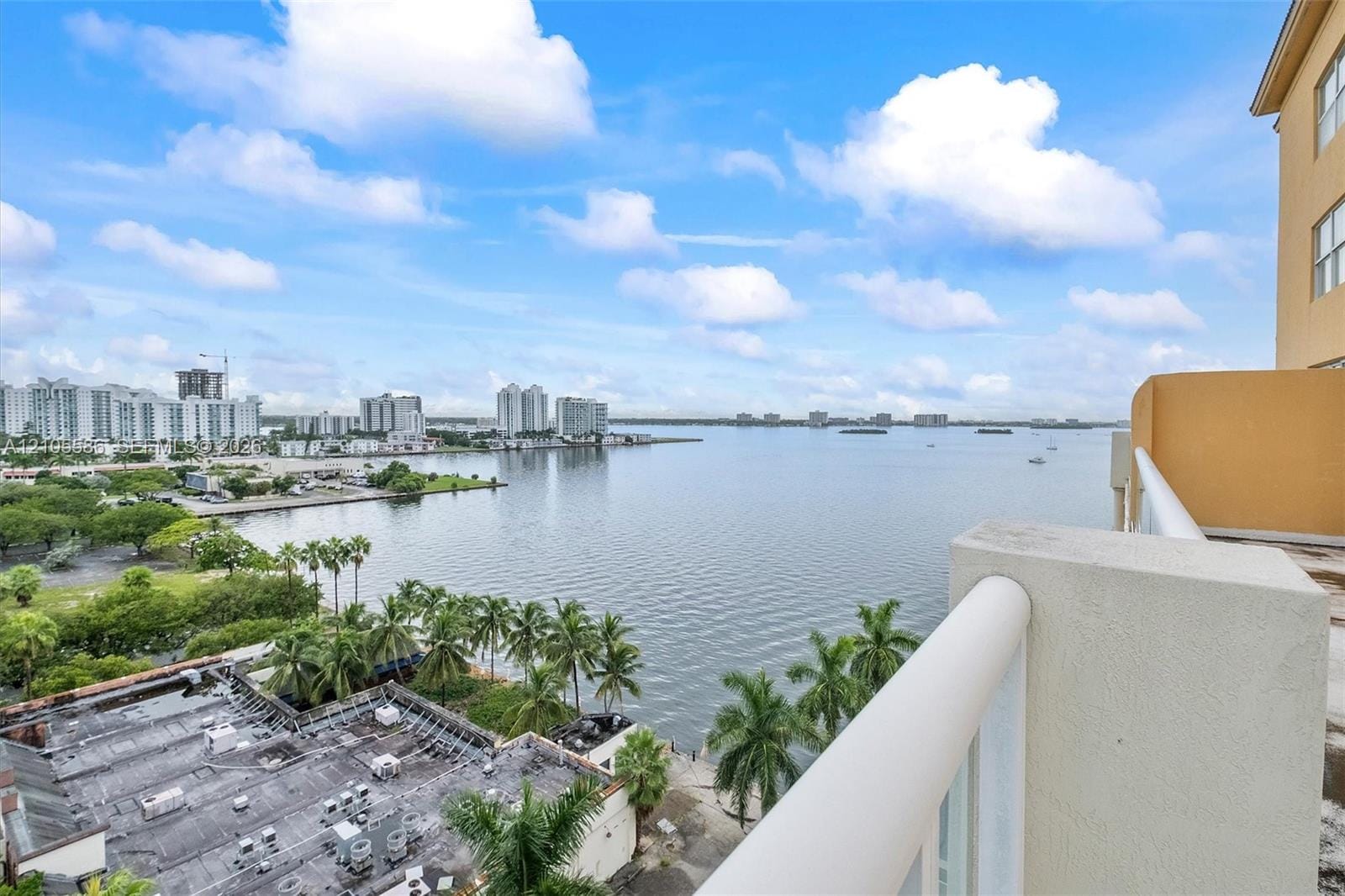 1625 Kennedy Causeway 1106G — photo 4