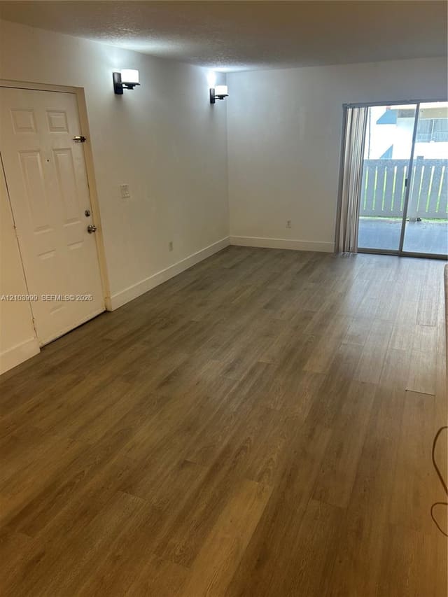 18870 NW 57th Avenue 104, Hialeah, FL 33015