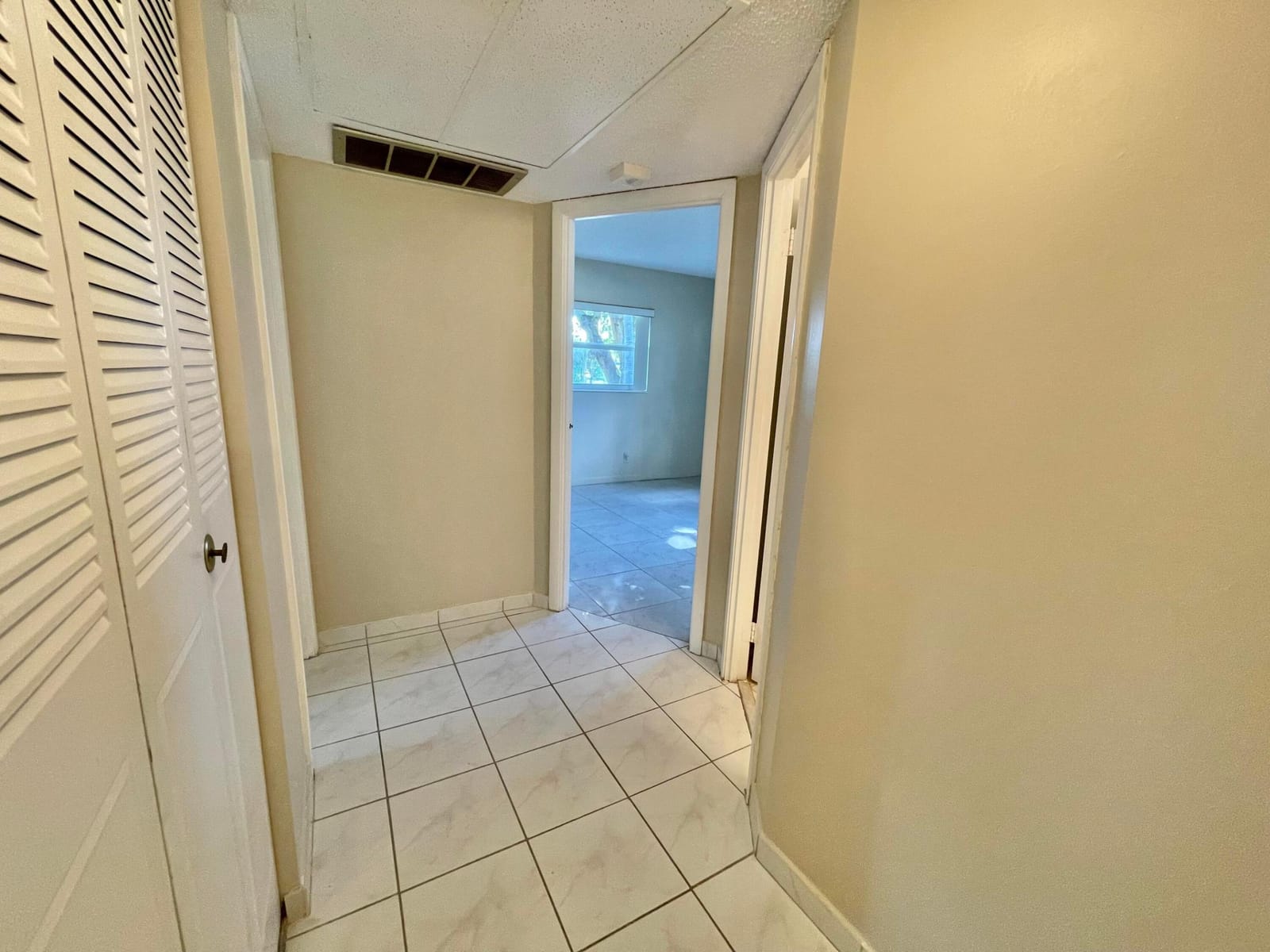 4701 NW 34th Street 416 — photo 11