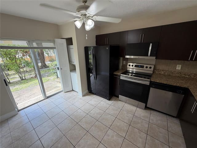 4785 SW 62nd Avenue 102, Davie, FL 33314