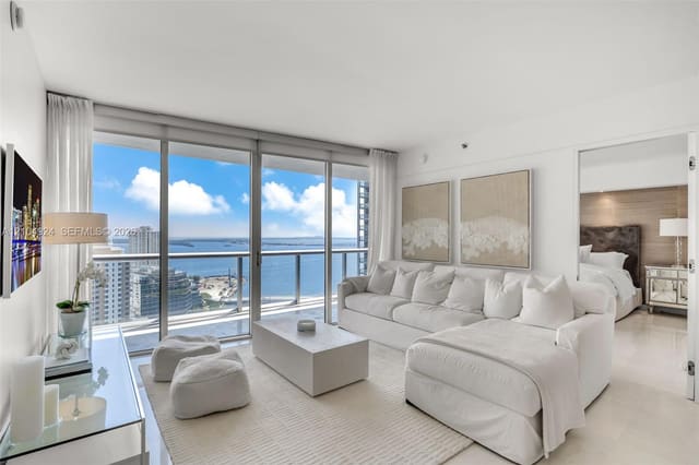 465 Brickell Avenue 2703, Miami, FL 33131