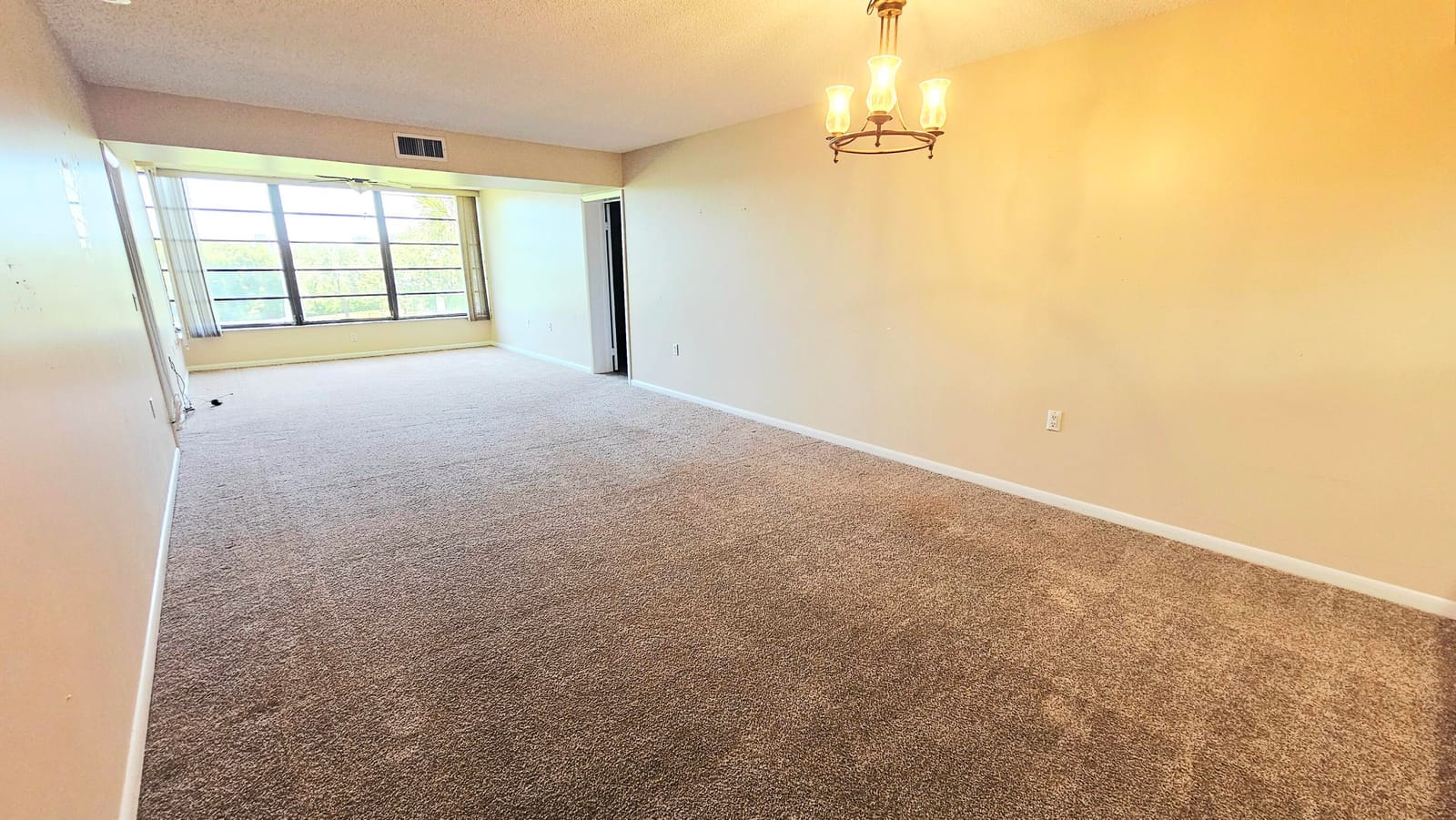 3630 WHITEHALL Drive 303, West Palm Beach, FL 33401 photo 8
