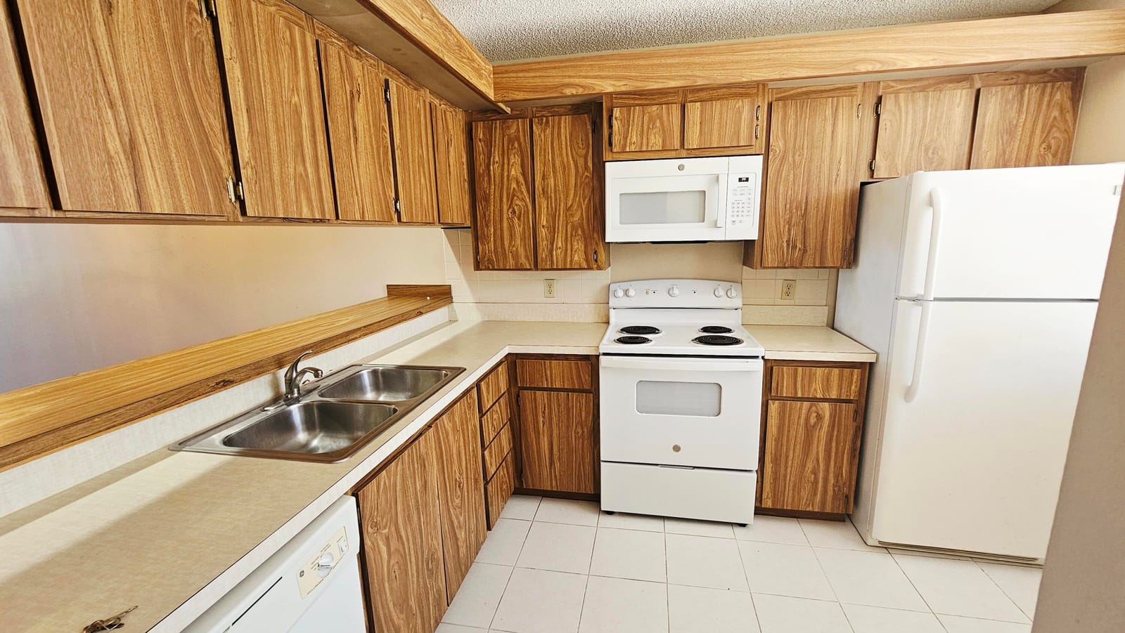 3630 WHITEHALL Drive 303, West Palm Beach, FL 33401 photo 9