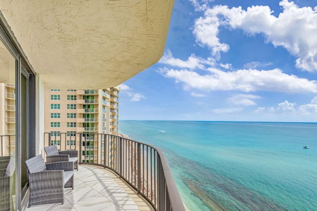 5420 N Ocean Drive 1401, Singer Island, FL 33404