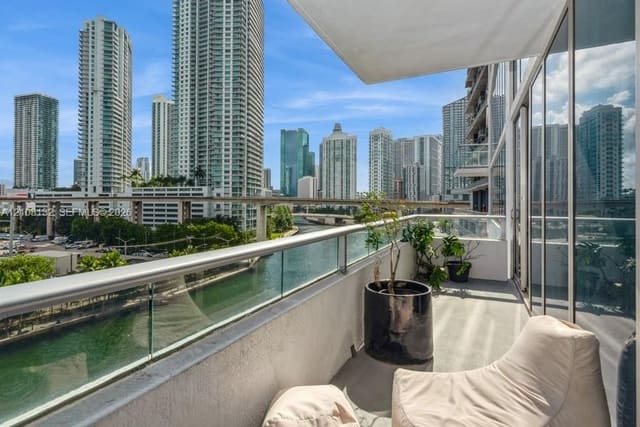 185 SW 7th Street 703, Miami, FL 33130