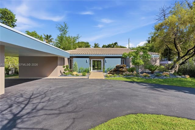 291 E Shore Drive E, Miami, FL 33133