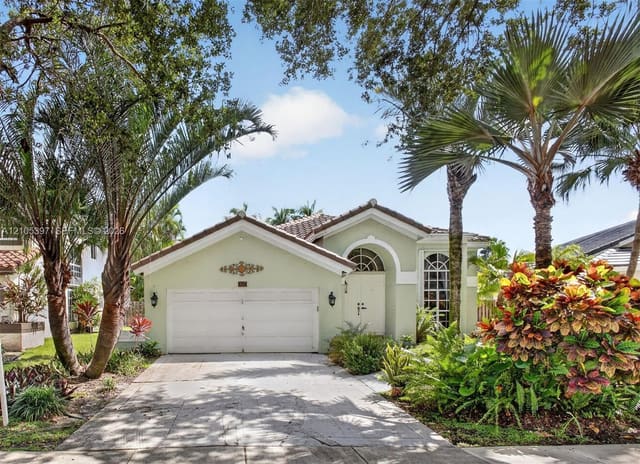 2633 Rio De Janeiro Avenue, Cooper City, FL 33026