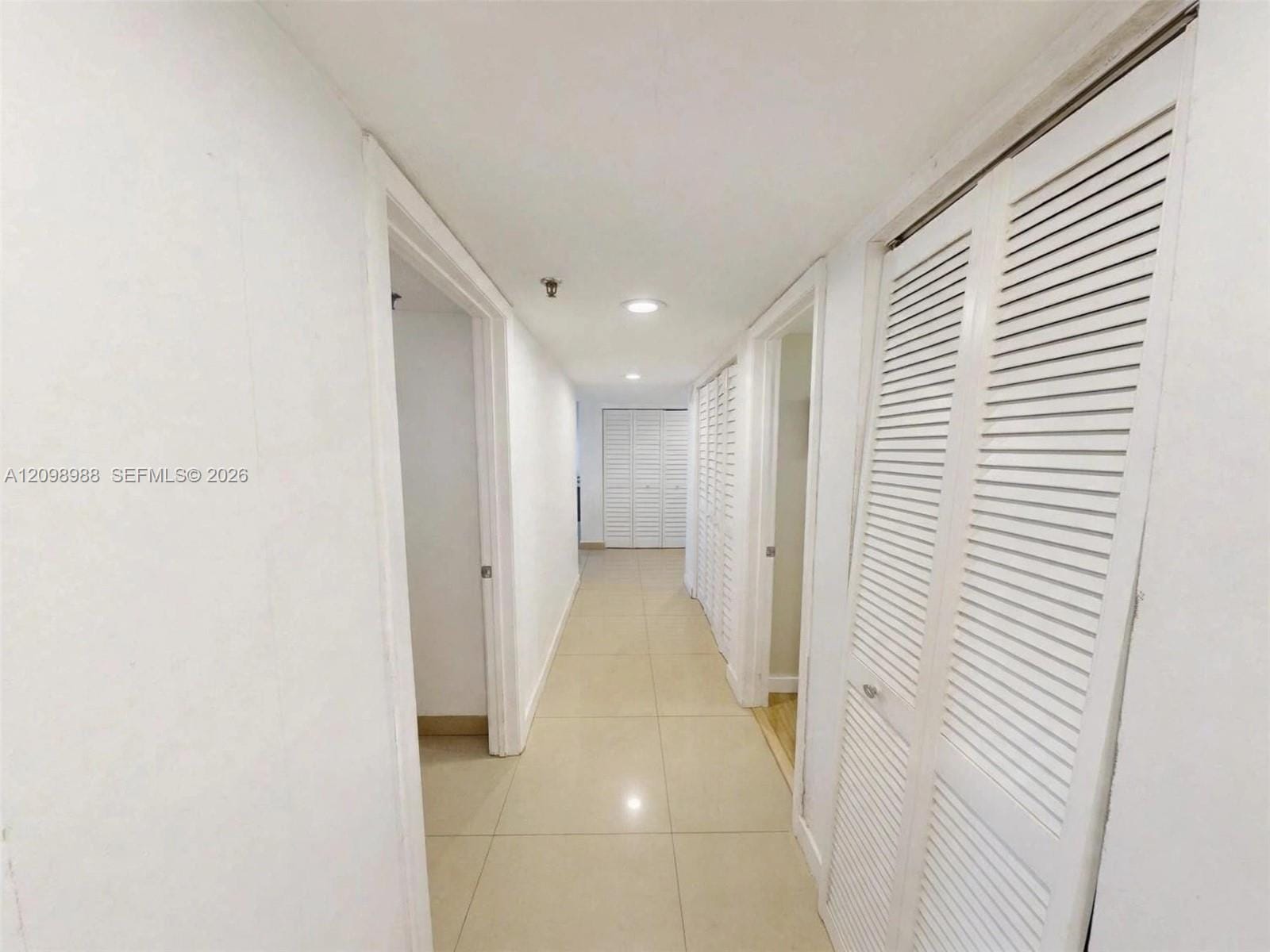 105 Lake Emerald Drive 816 — photo 7