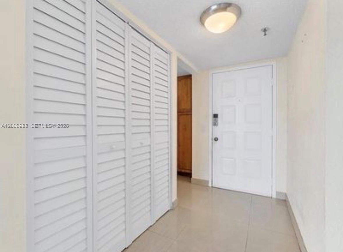 105 Lake Emerald Drive 816 — photo 8
