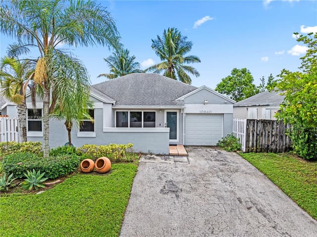 10340 SW 208th Lane, Cutler Bay, FL 33189