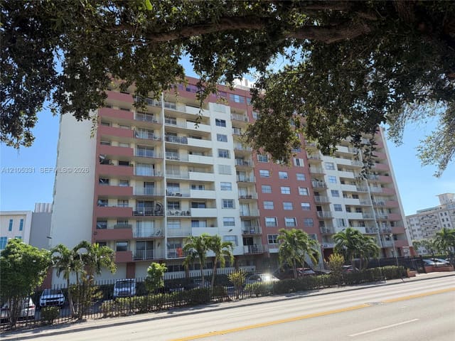 4675 W 18th Court 902, Hialeah, FL 33012