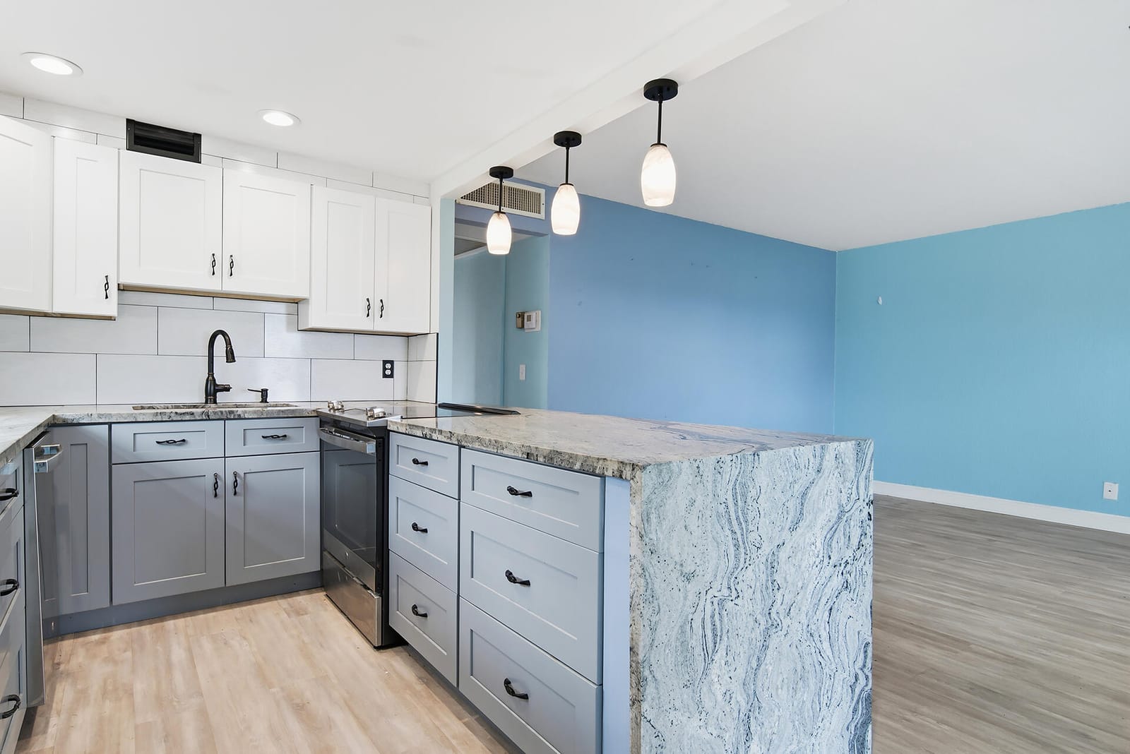 220 Tuscany D — photo 12