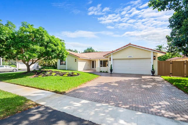 1340 NW 97TH Avenue, Plantation, FL 33322