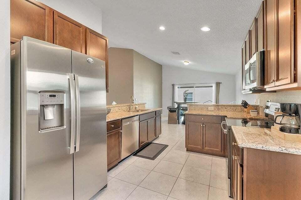 9728 Starboard Drive — photo 2