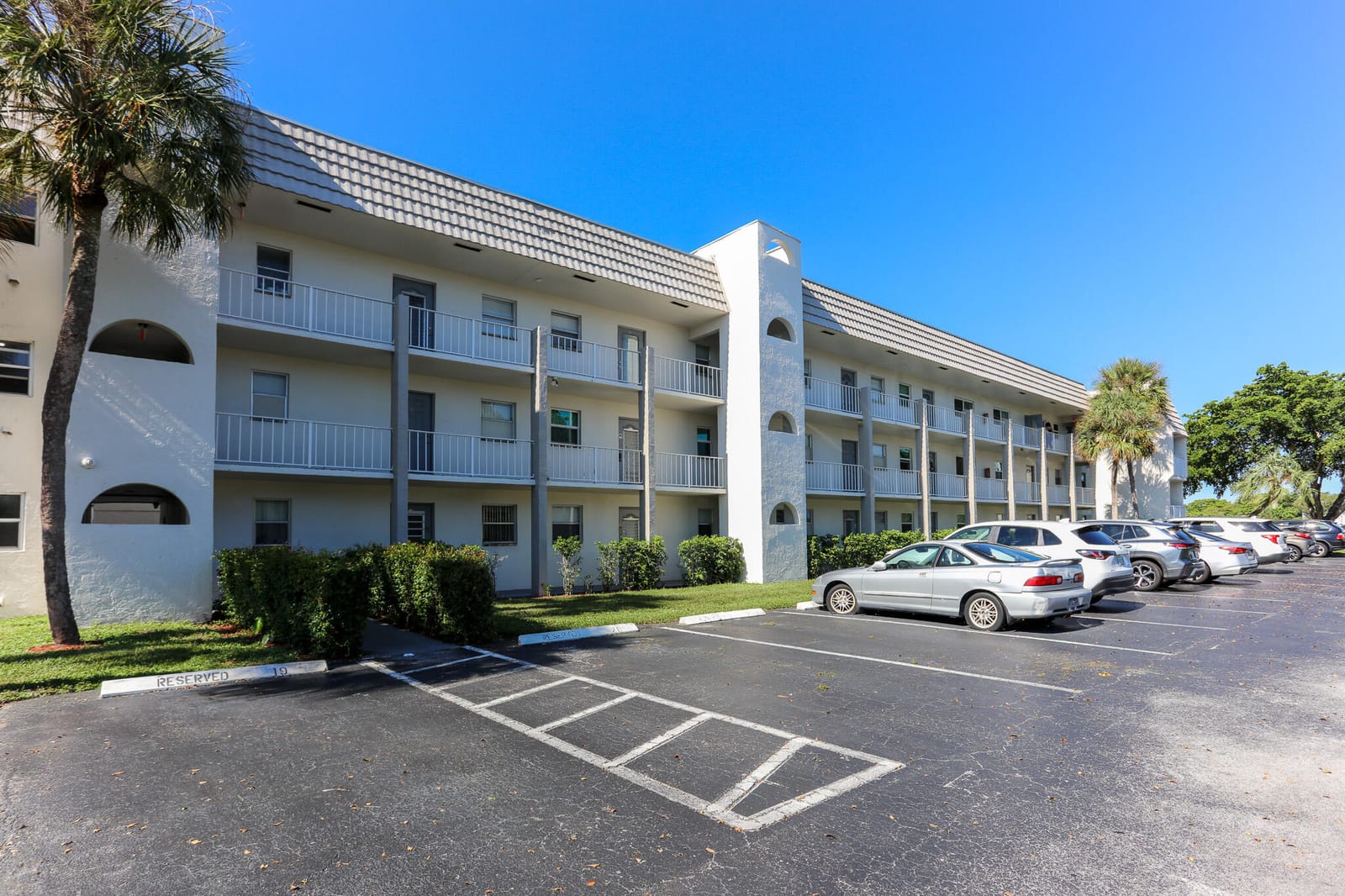 8110 SUNRISE LAKES Boulevard 108, Sunrise, FL 33322 photo 5