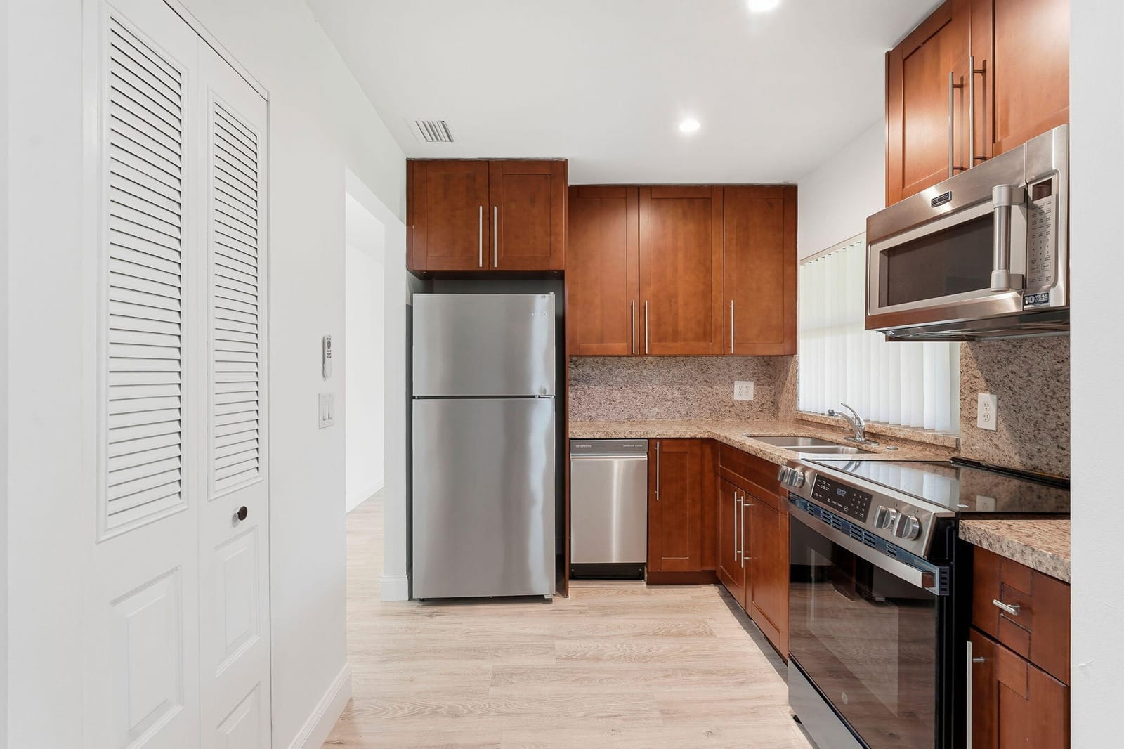 6120 NEWSTEAD Court — photo 10