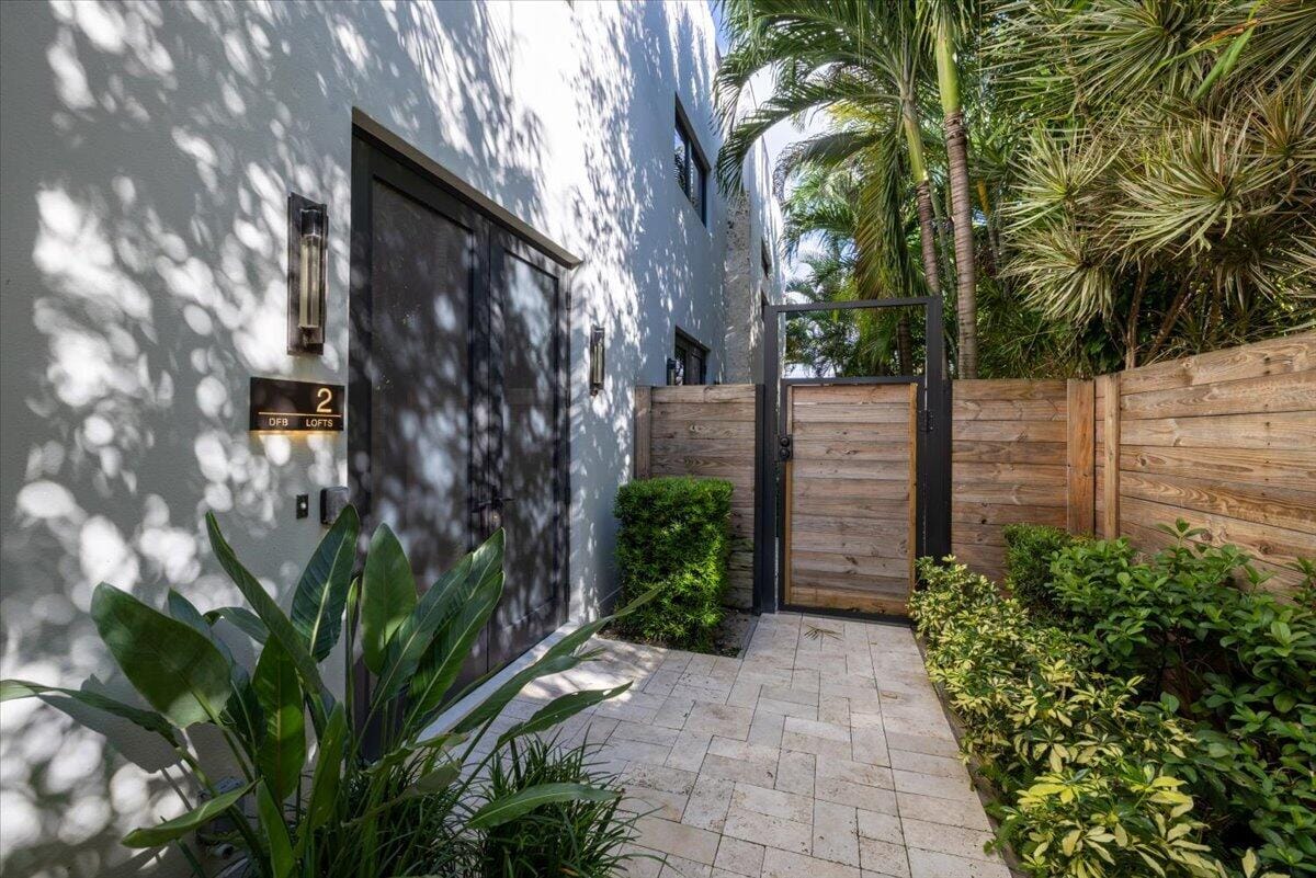 1955 NE 4th Street Unit 2, Deerfield Beach, FL 33441